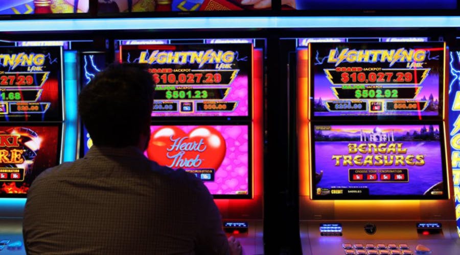 Residents in Canberra crossing the border to play pokies